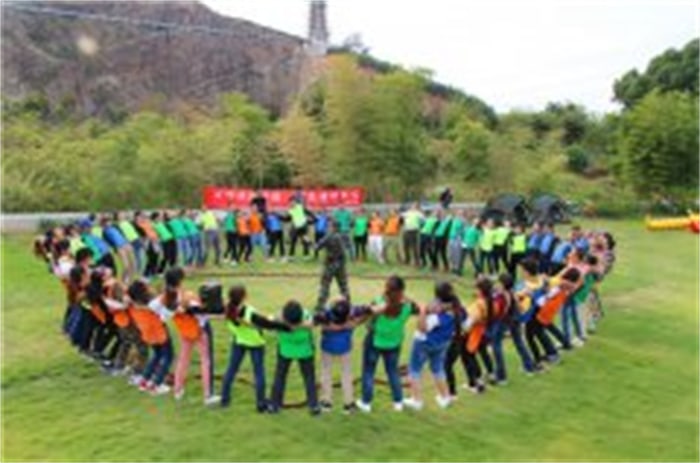 团队拓展有哪些特点，主要性是什么？